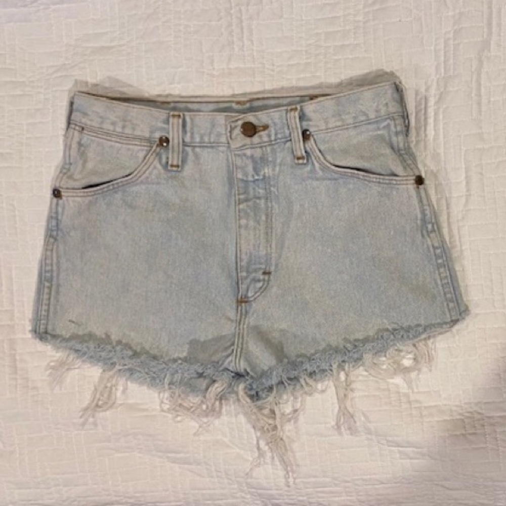 VINTAGE WRANGLER CUT OFF DENIM SHORTS